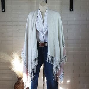 NWT Siizu 100% Viscose Poncho Wrap One Size Creamy Gray Black and Pink